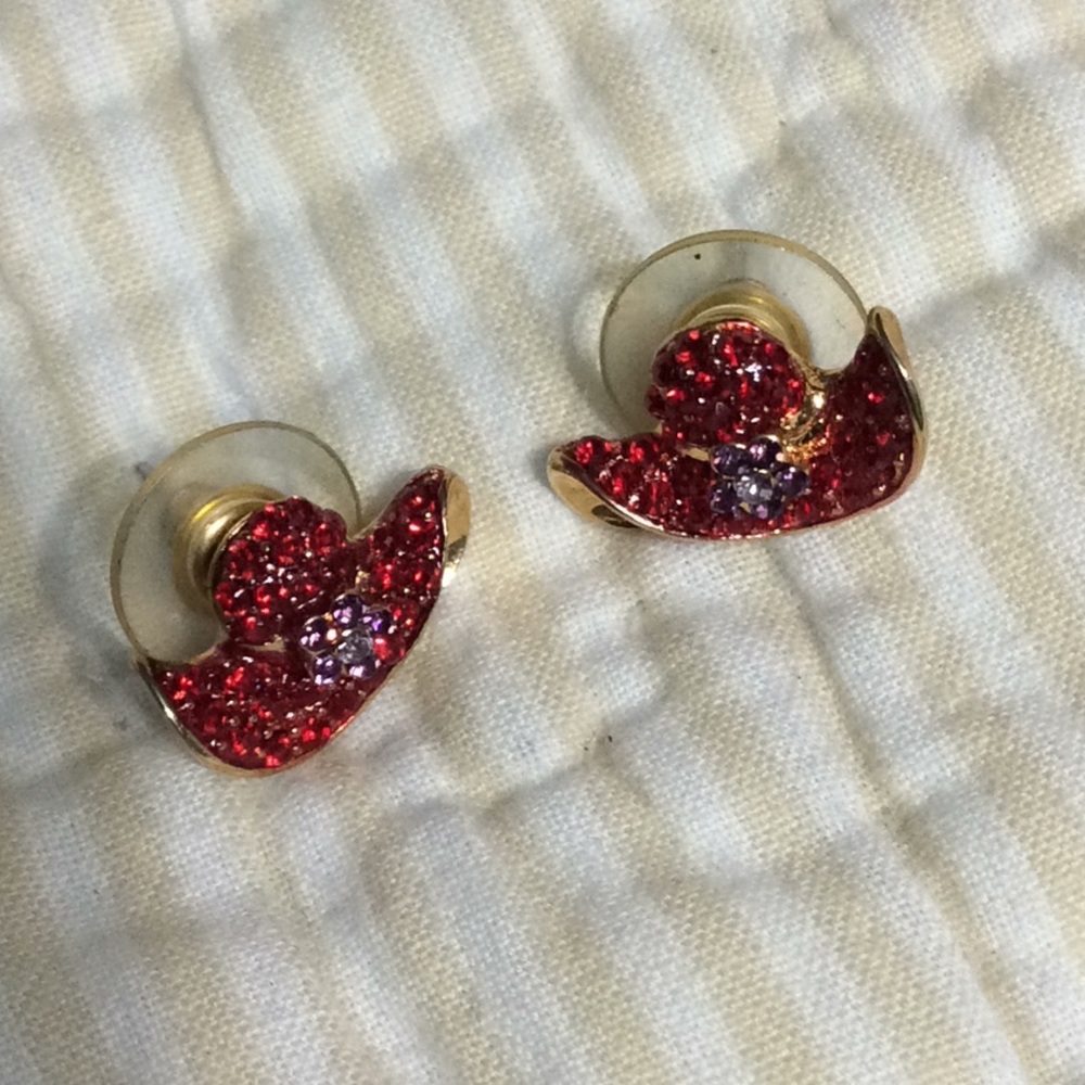 Red Hat Society earrings. - Picture 1 of 2